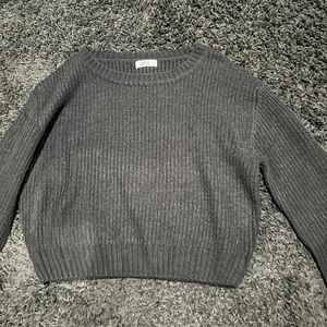 Cute black cropped sweater